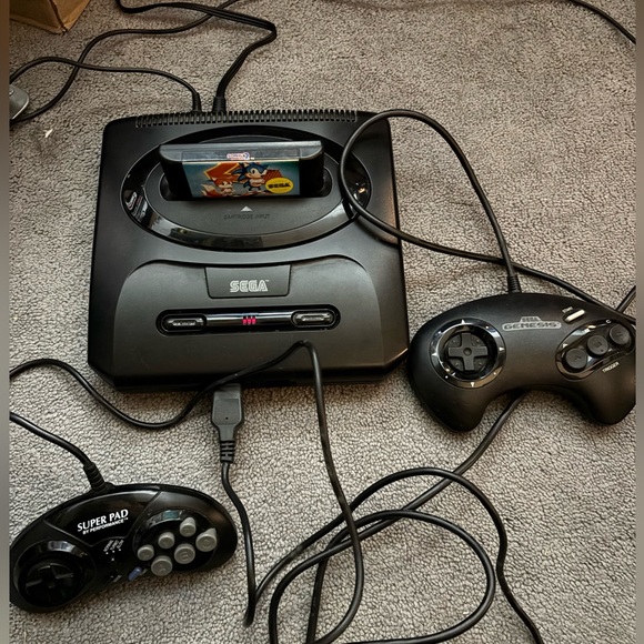 Sega Genesis console bundle. 7 games. Sonic The Hedgehog 2 & Sports games. - Picture 1 of 7